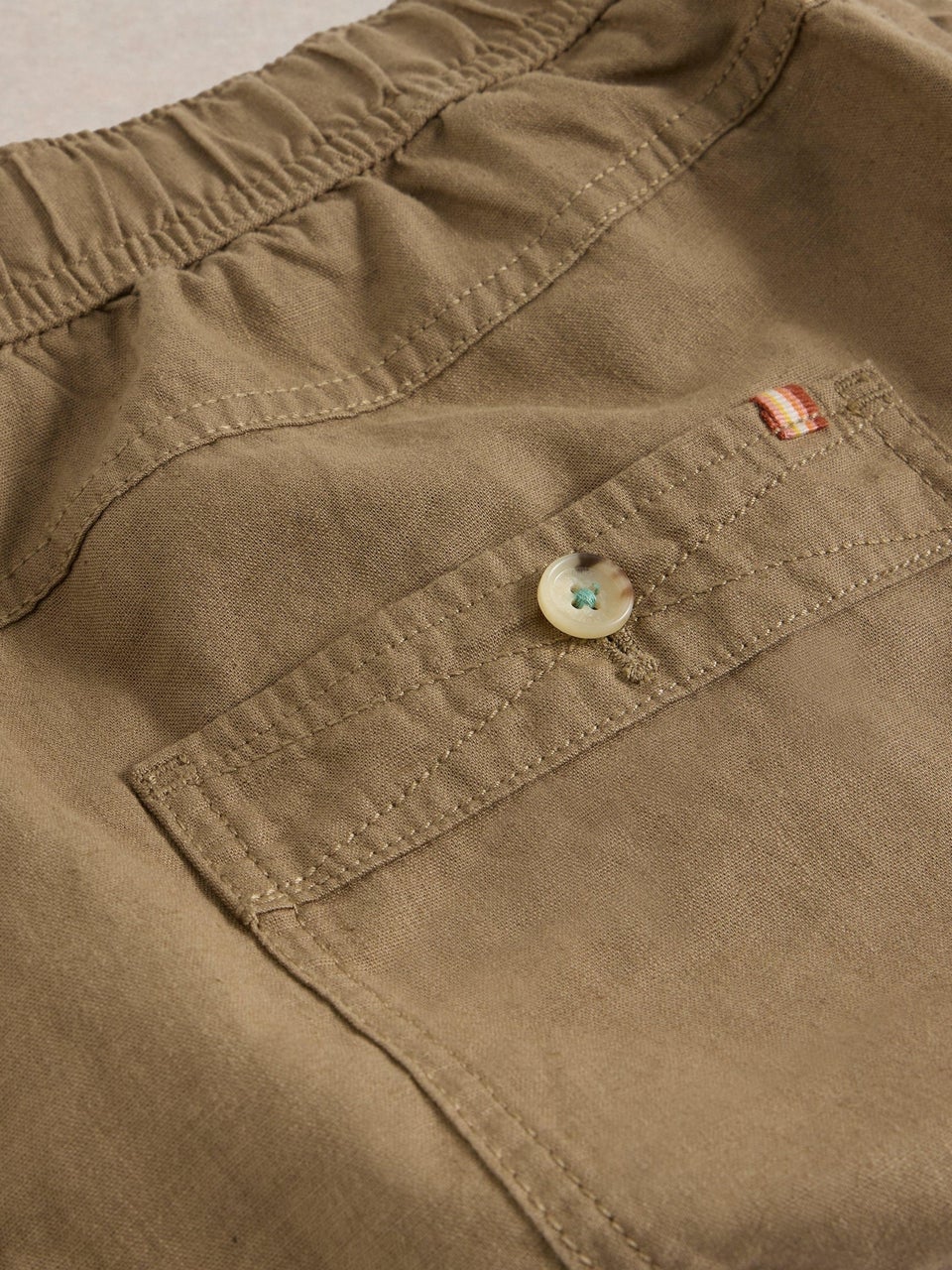 Shorts aus Leinenmischung