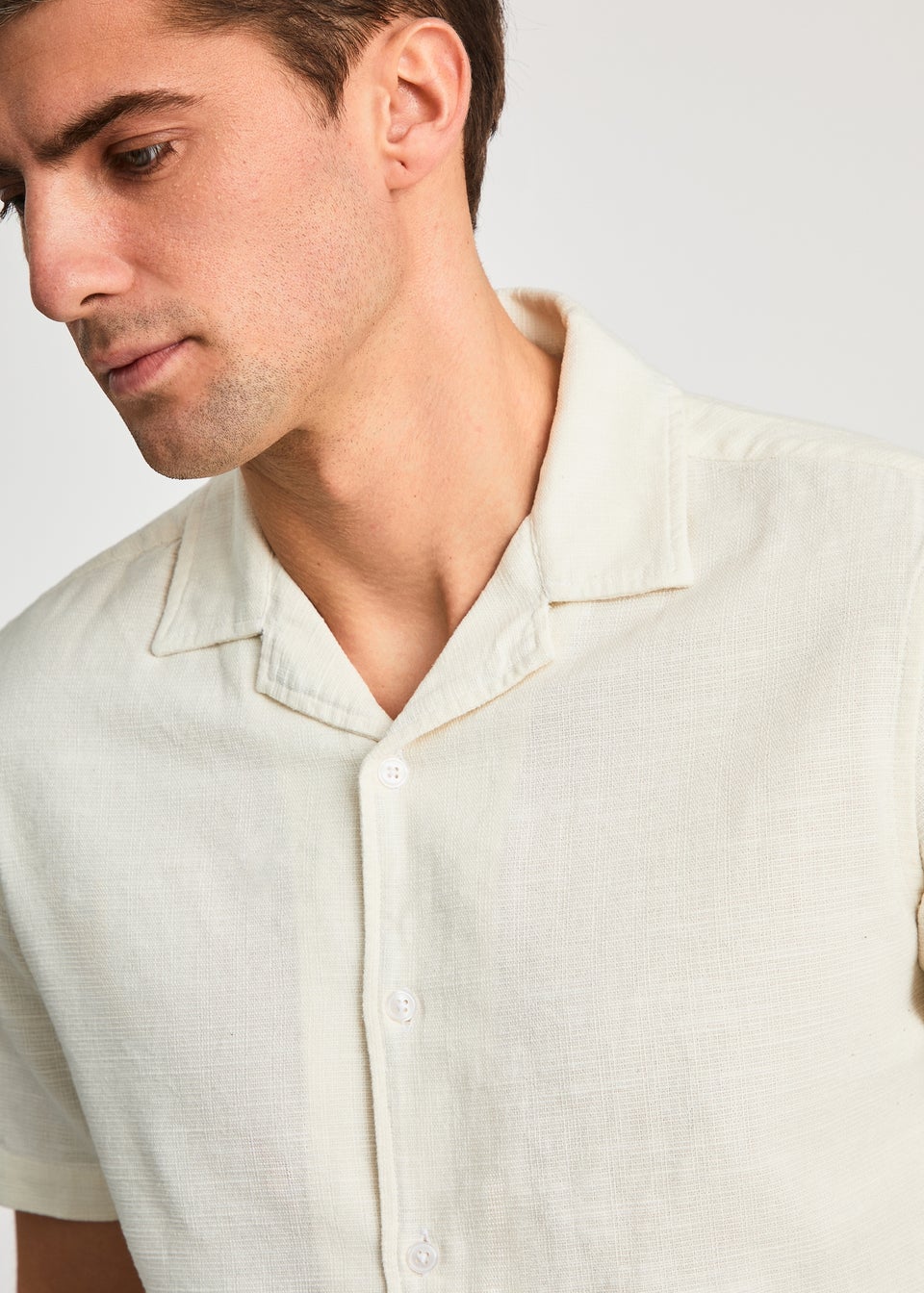 Kensington Eastside White Cotton Textured Short Sleeve Shirt