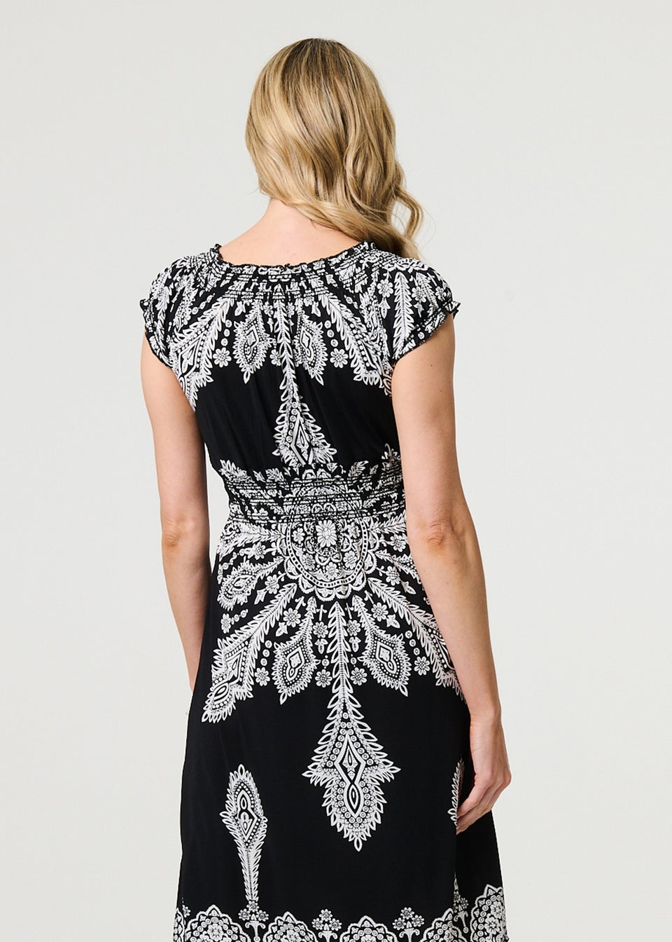Izabel London Black Printed Shirred Cap Sleeve Knee Length Dress