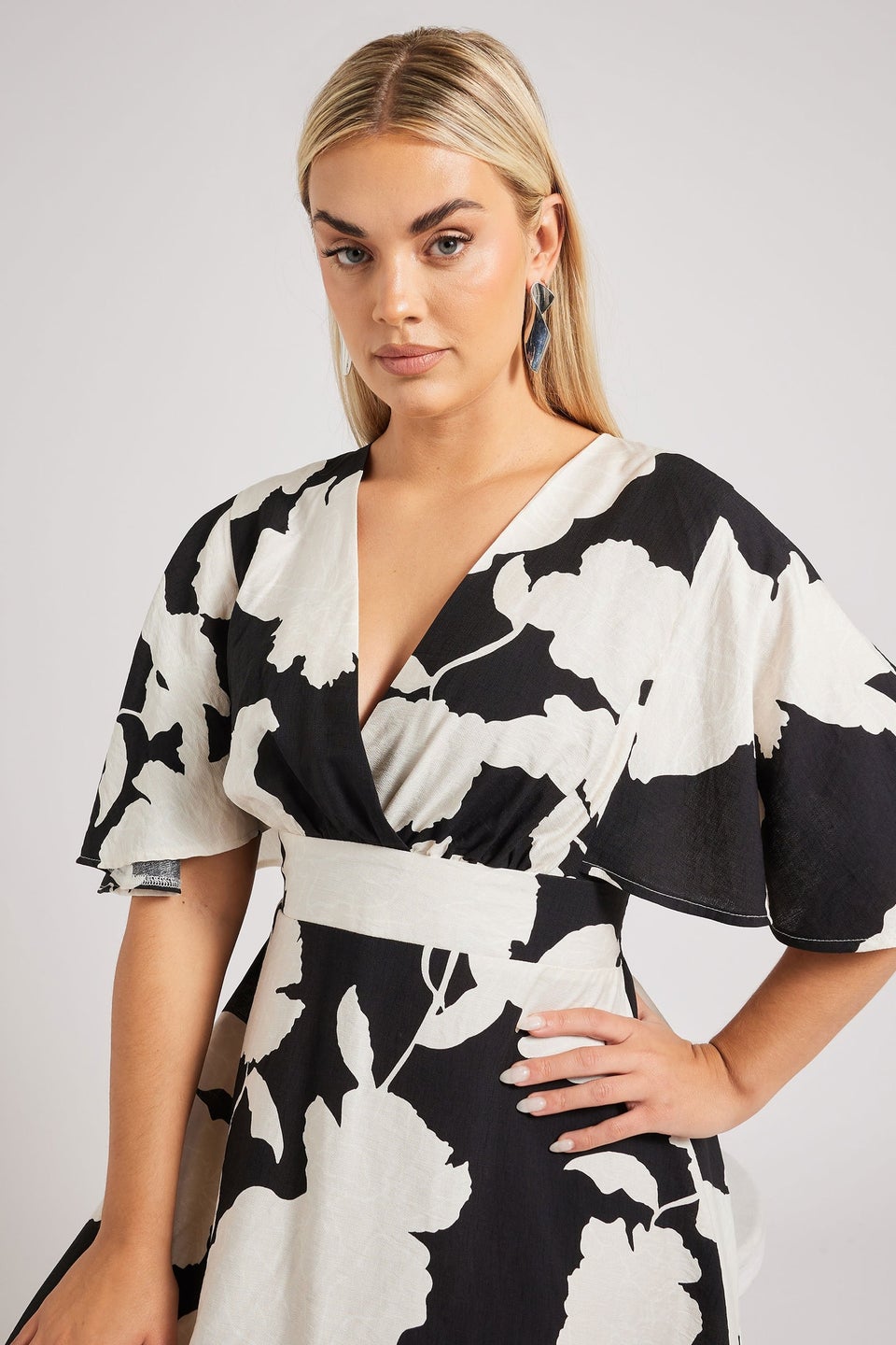 Yours London Curve Black Floral Print Linen Look Wrap Midaxi Dress