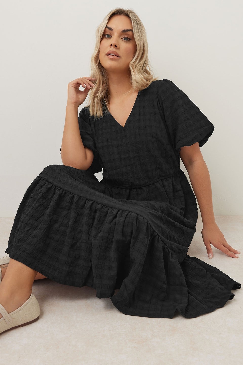Yours Curve Black Textured Tiered Midi Dress