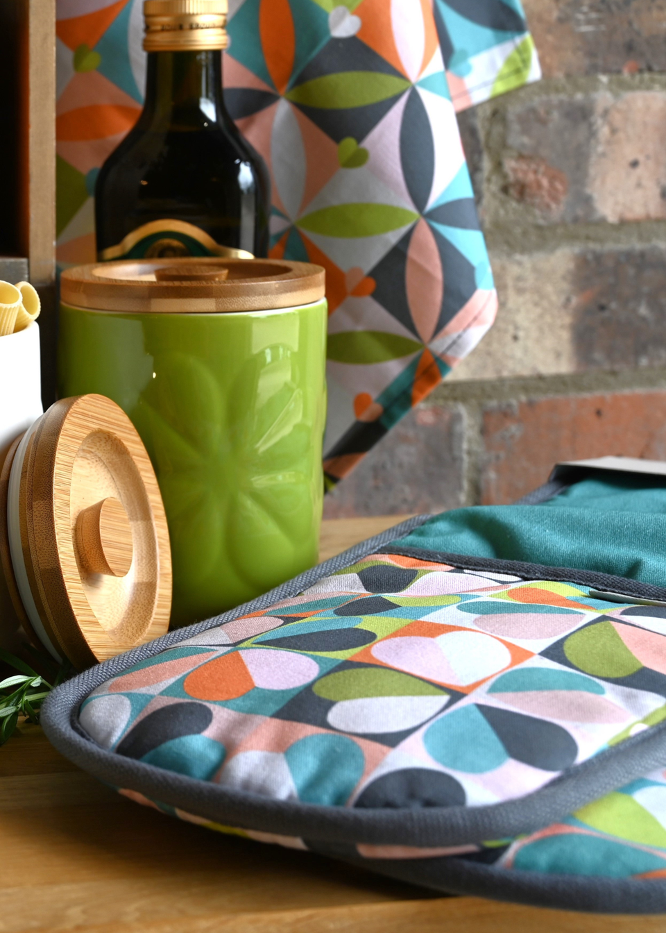 Beau & Elliot Multi Coloured Carnaby Bloom Oven Gloves