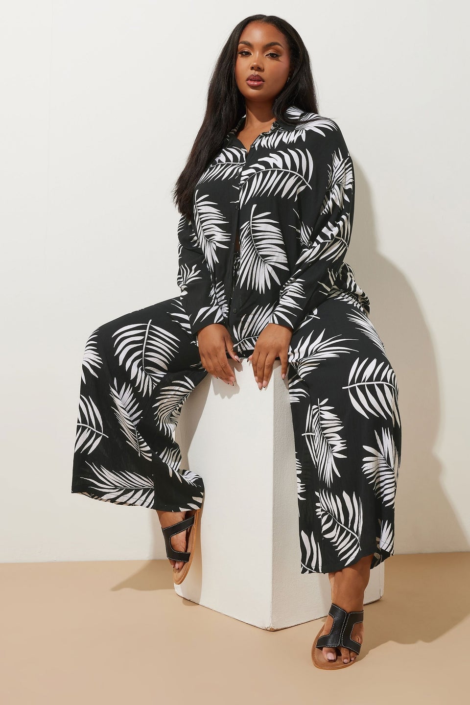 Yours Curve Black & White Palm Print Crinkle Wide Leg Trousers