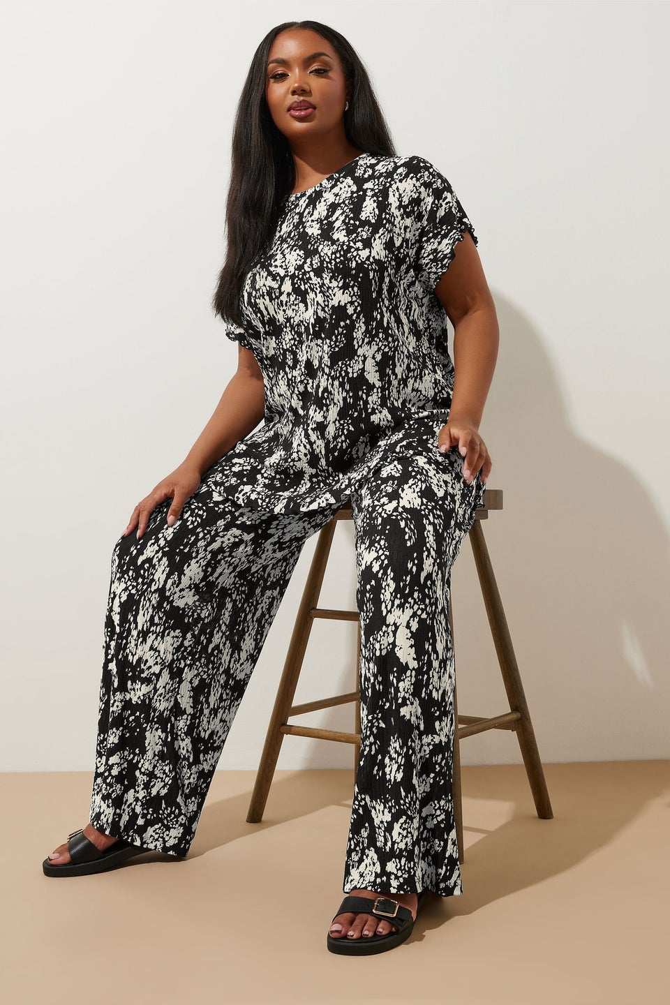 Yours Curve Black Abstract Print Plisse Wide Leg Trousers