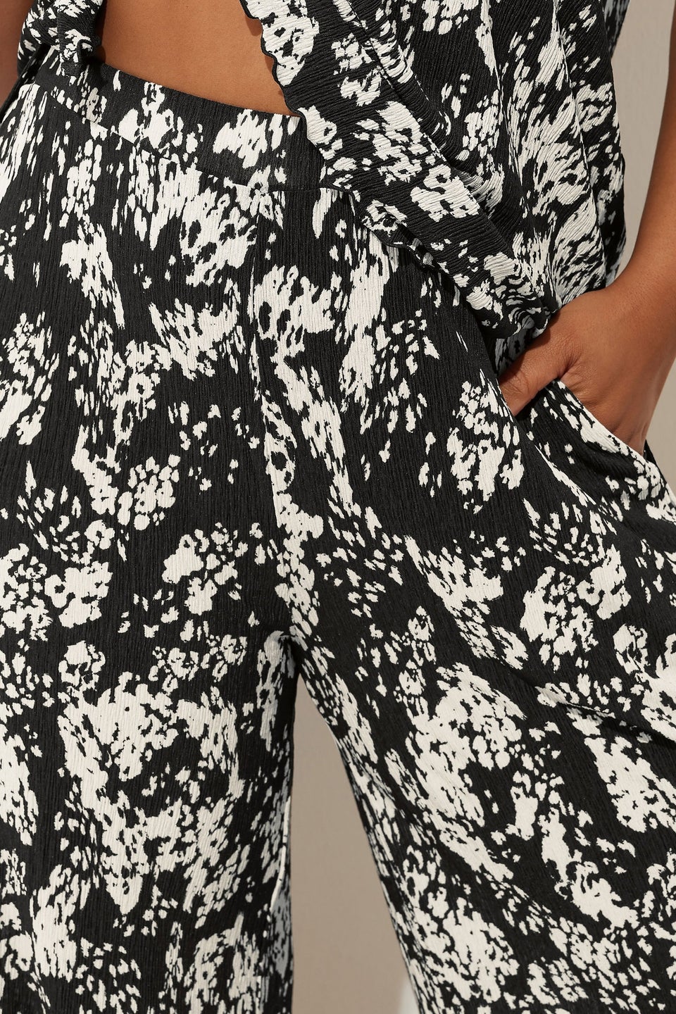 Yours Curve Black Abstract Print Plisse Wide Leg Trousers