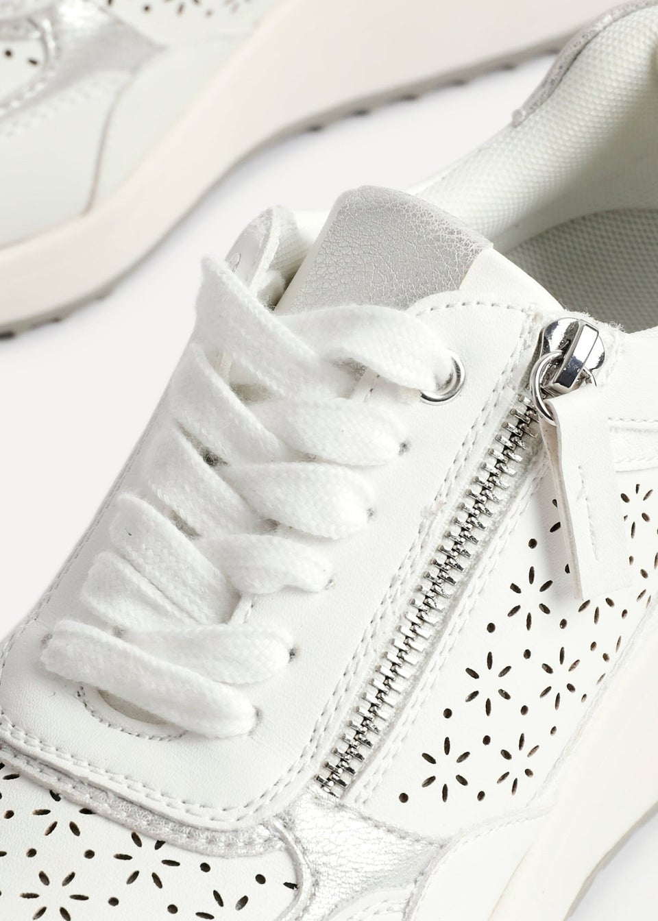 Linzi Daisie White Faux Leather Platform Trainers