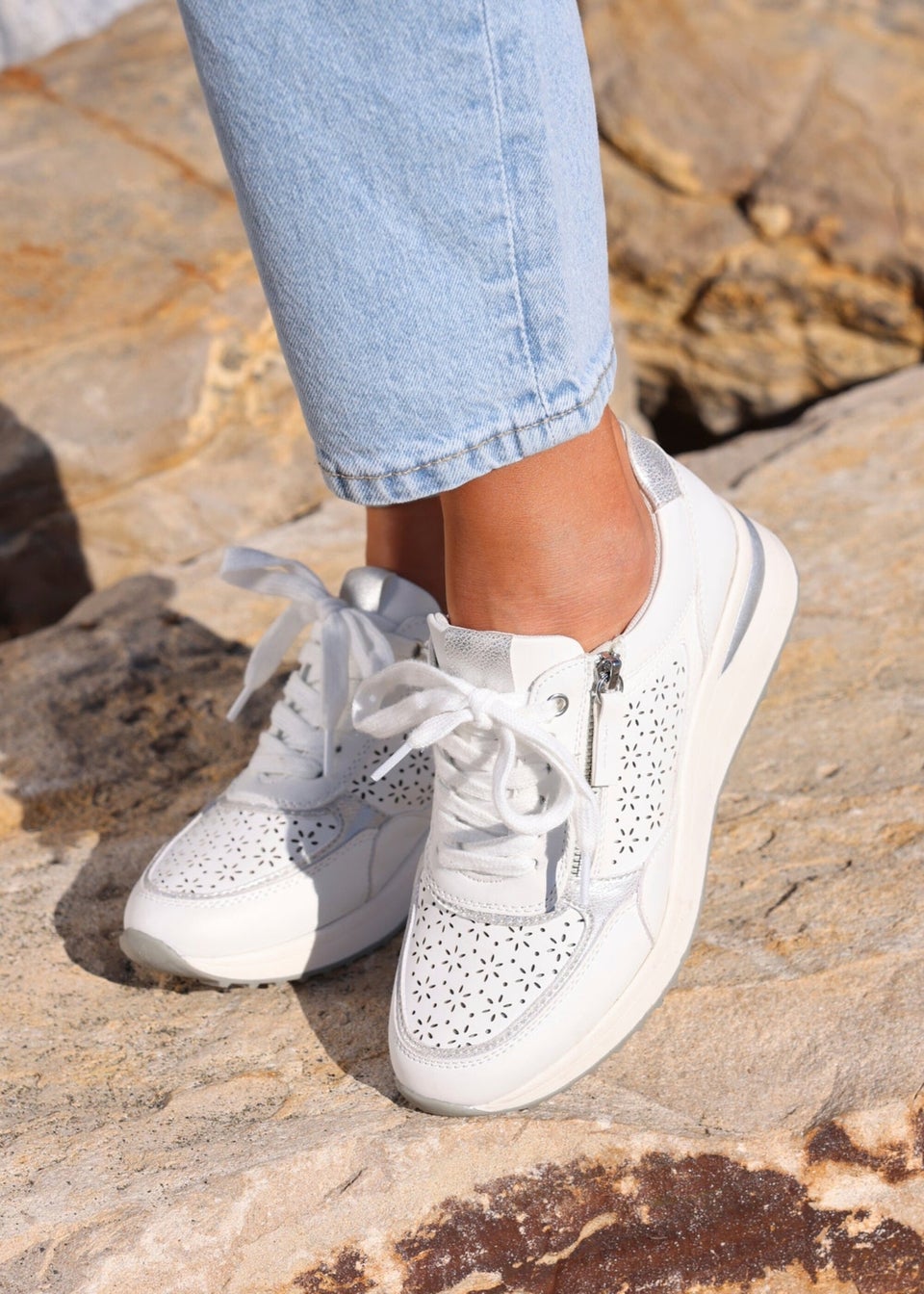 Linzi Daisie White Faux Leather Platform Trainers