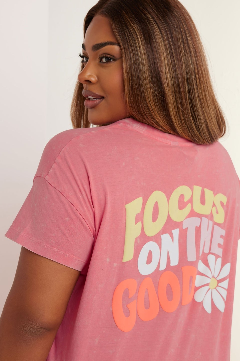 Yours Curve Pink Acid Wash 'Focus On The Good' Daisy Back Print T-Shirt