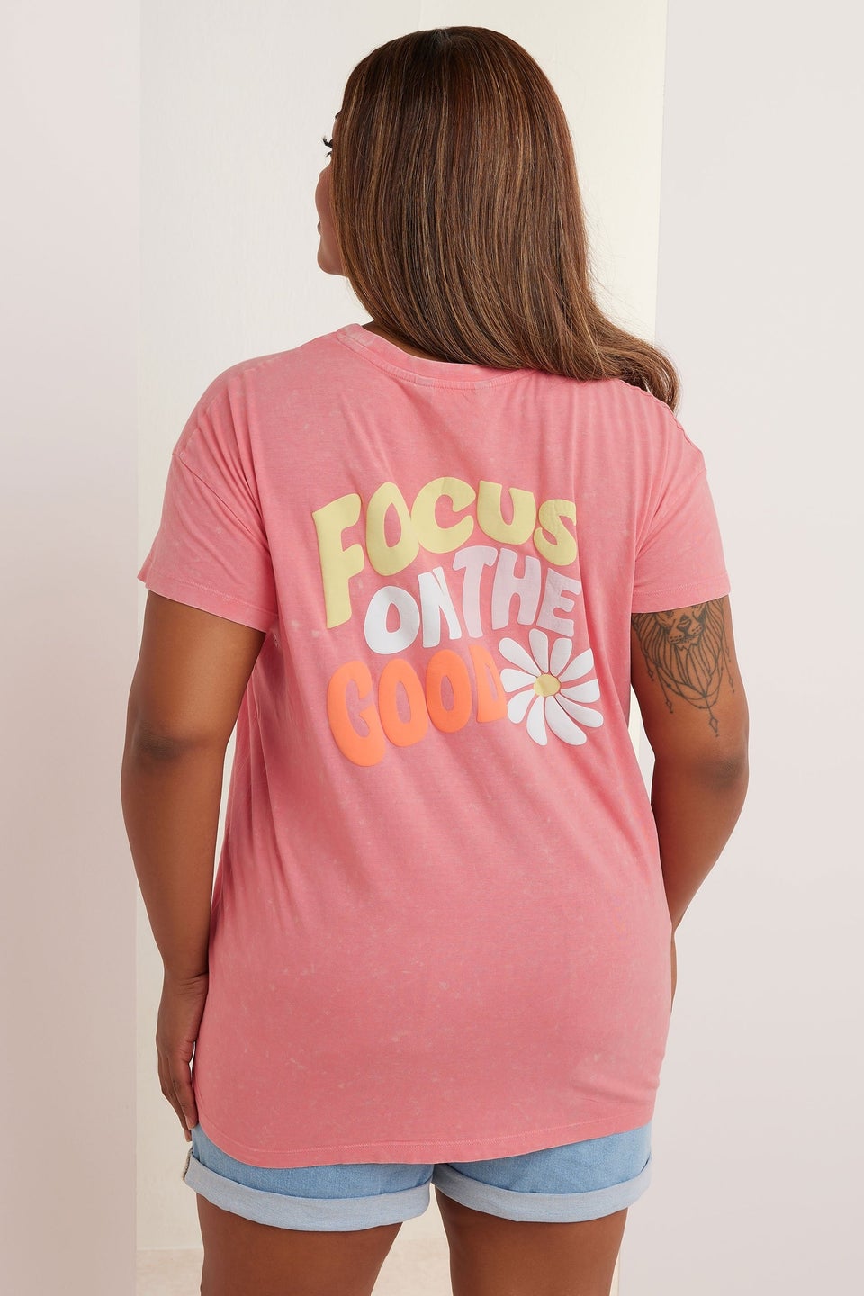 Yours Curve Pink Acid Wash 'Focus On The Good' Daisy Back Print T-Shirt