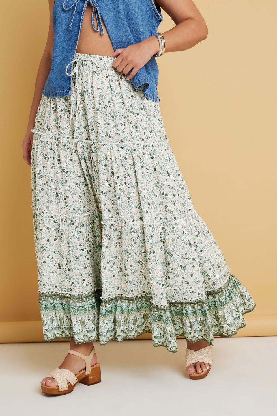 Yours Curve Light Green Ditsy Floral Tiered Skirt