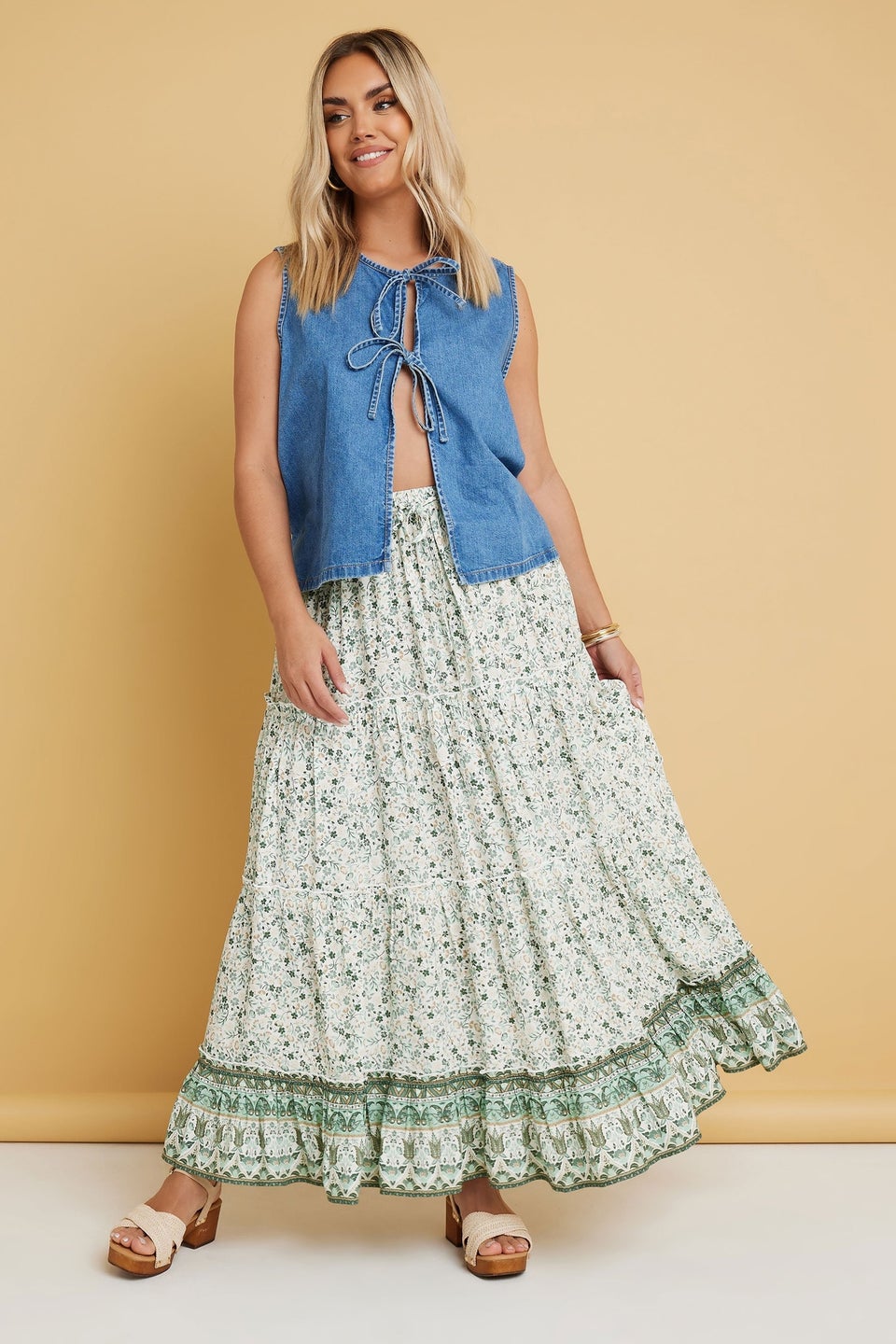 Yours Curve Light Green Ditsy Floral Tiered Skirt