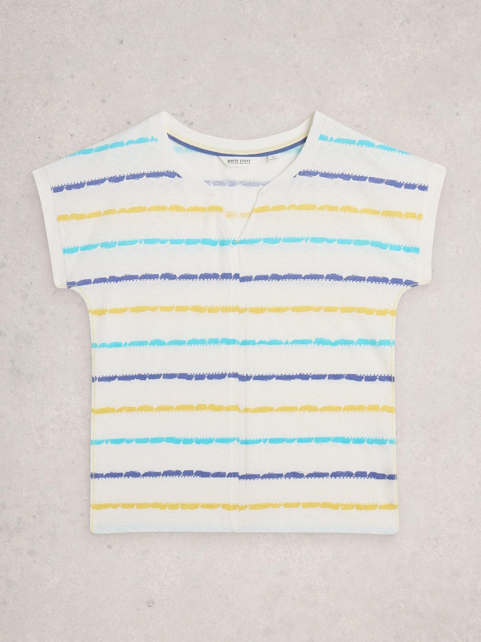 T-Shirt Nelly mit Keilausschnitt