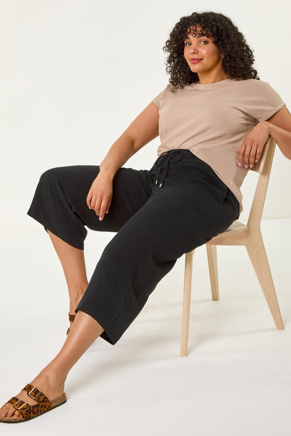 Roman Black Curve Linen Mix Cropped Trousers