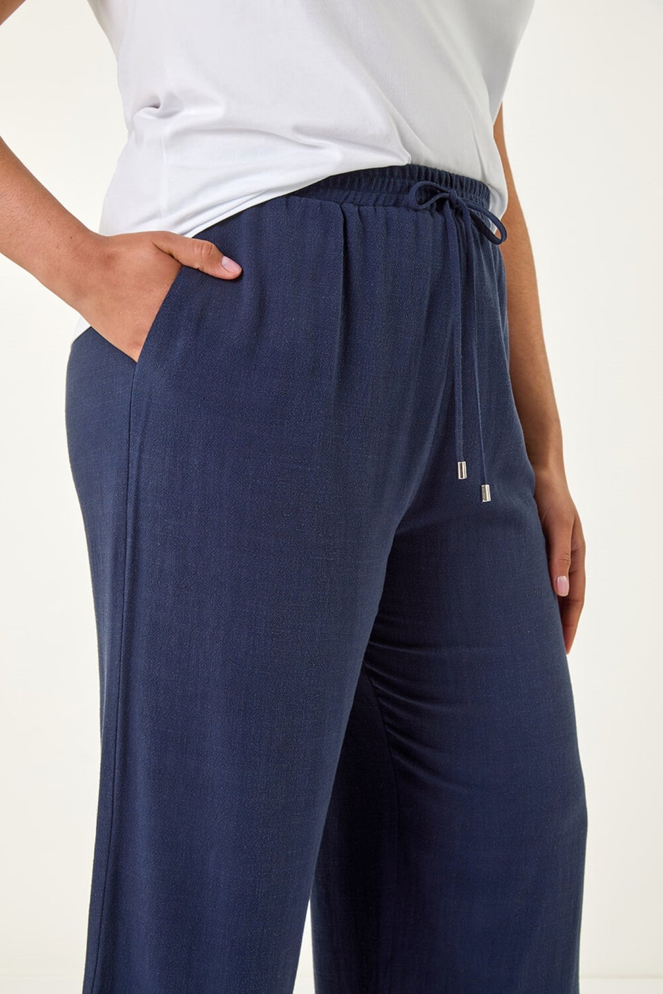 Roman Navy Curve Linen Mix Cropped Trousers