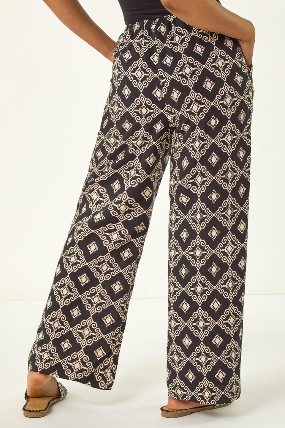 Roman Black Petite Geometric Trouser