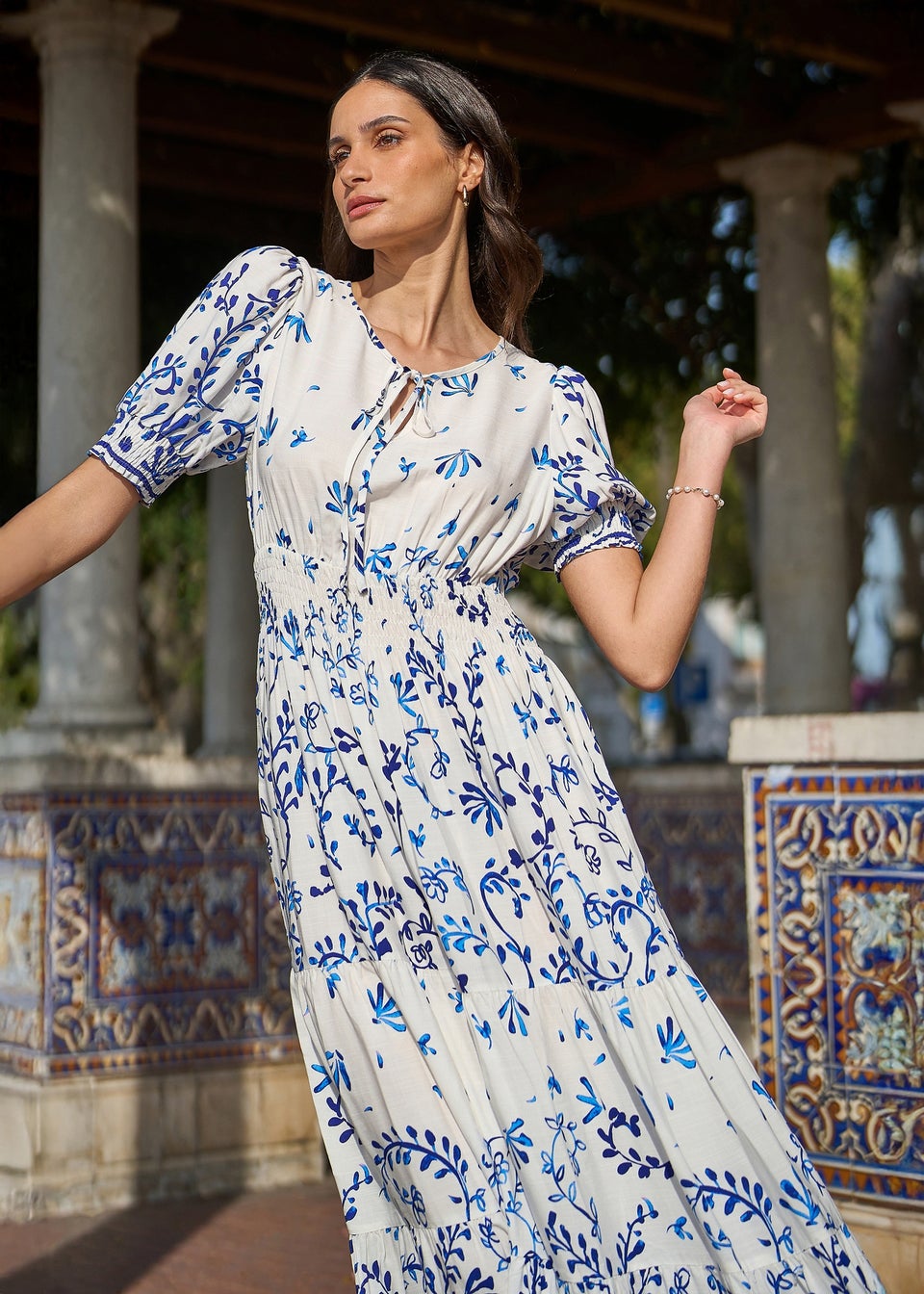 Yumi White Border Print Maxi Dress