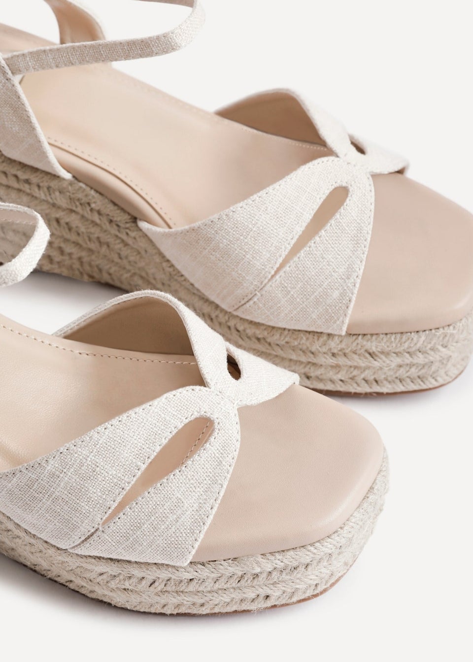 Linzi Sian Wide Fit Nude Canvas Linked Design Wedges