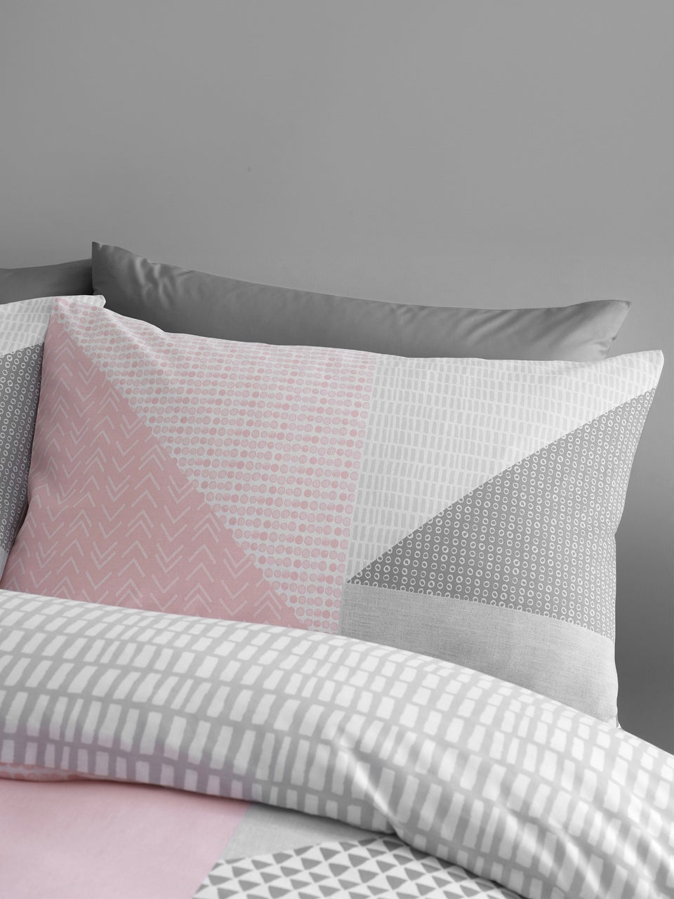 Catherine Lansfield Pink Larsson Geo Reversible Duvet Cover Set with Pillowcases