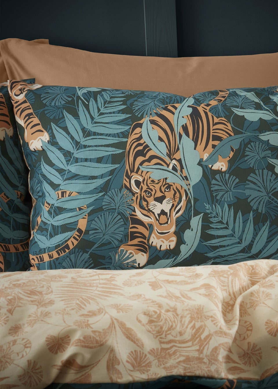 Catherine Lansfield Green Tropic Tiger Leaf Reversible Duvet Cover Set with Pillowcases
