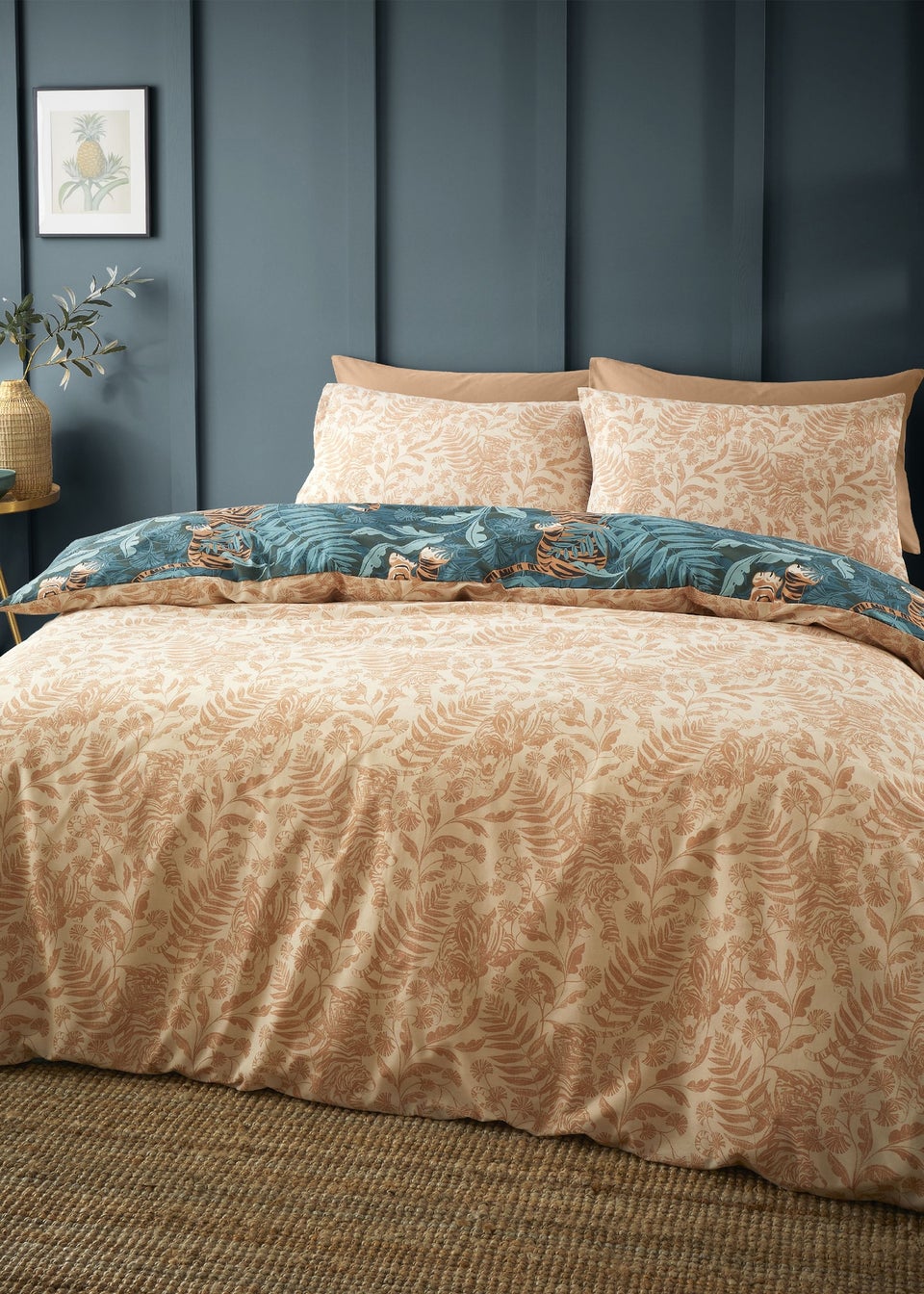 Catherine Lansfield Green Tropic Tiger Leaf Reversible Duvet Cover Set with Pillowcases