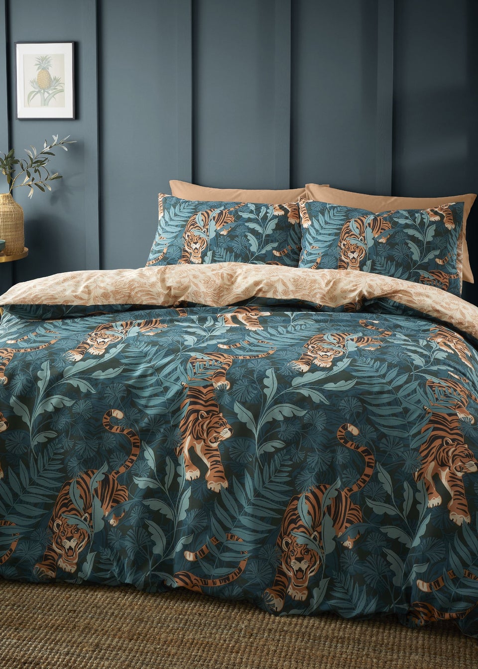 Catherine Lansfield Green Tropic Tiger Leaf Reversible Duvet Cover Set with Pillowcases