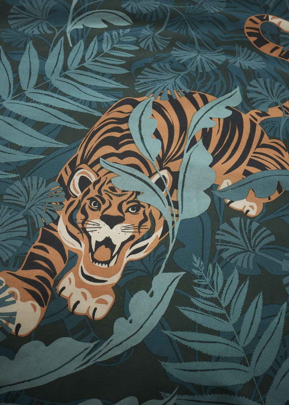 Catherine Lansfield Green Tropic Tiger Leaf Reversible Duvet Cover Set with Pillowcases