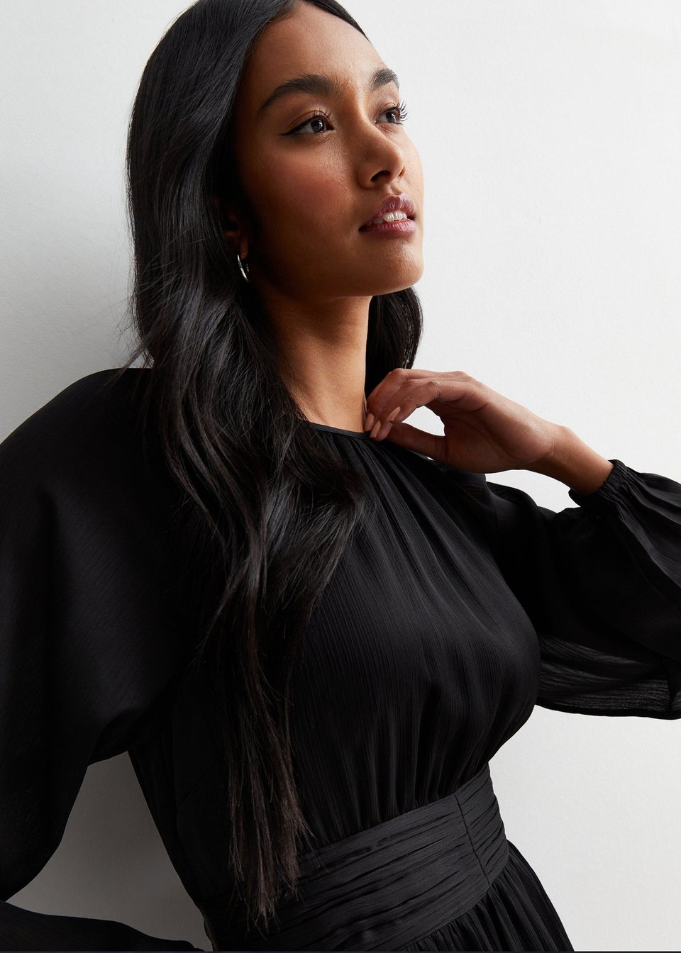 Gini London Black Crew Neck Twist Front Ruched Waist Maxi Dress