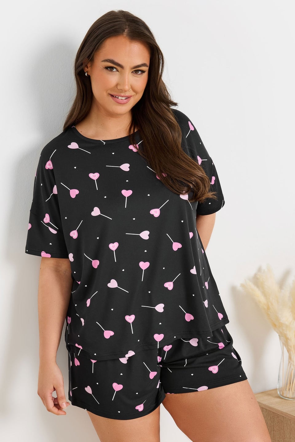 Yours Curve Black Heart Lollipop Short Pyjama Set
