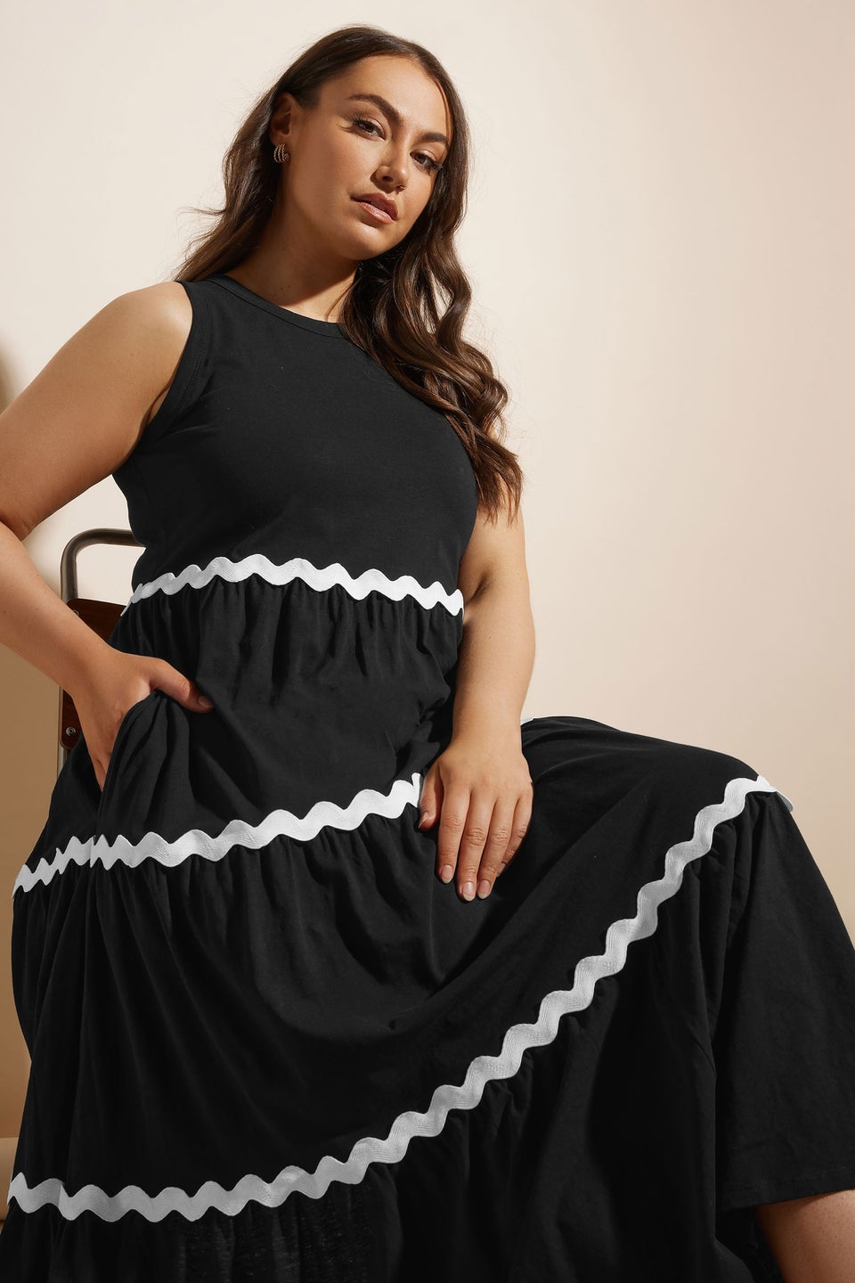 Yours Curve Black Contrast Swirl Tiered Maxi Dress