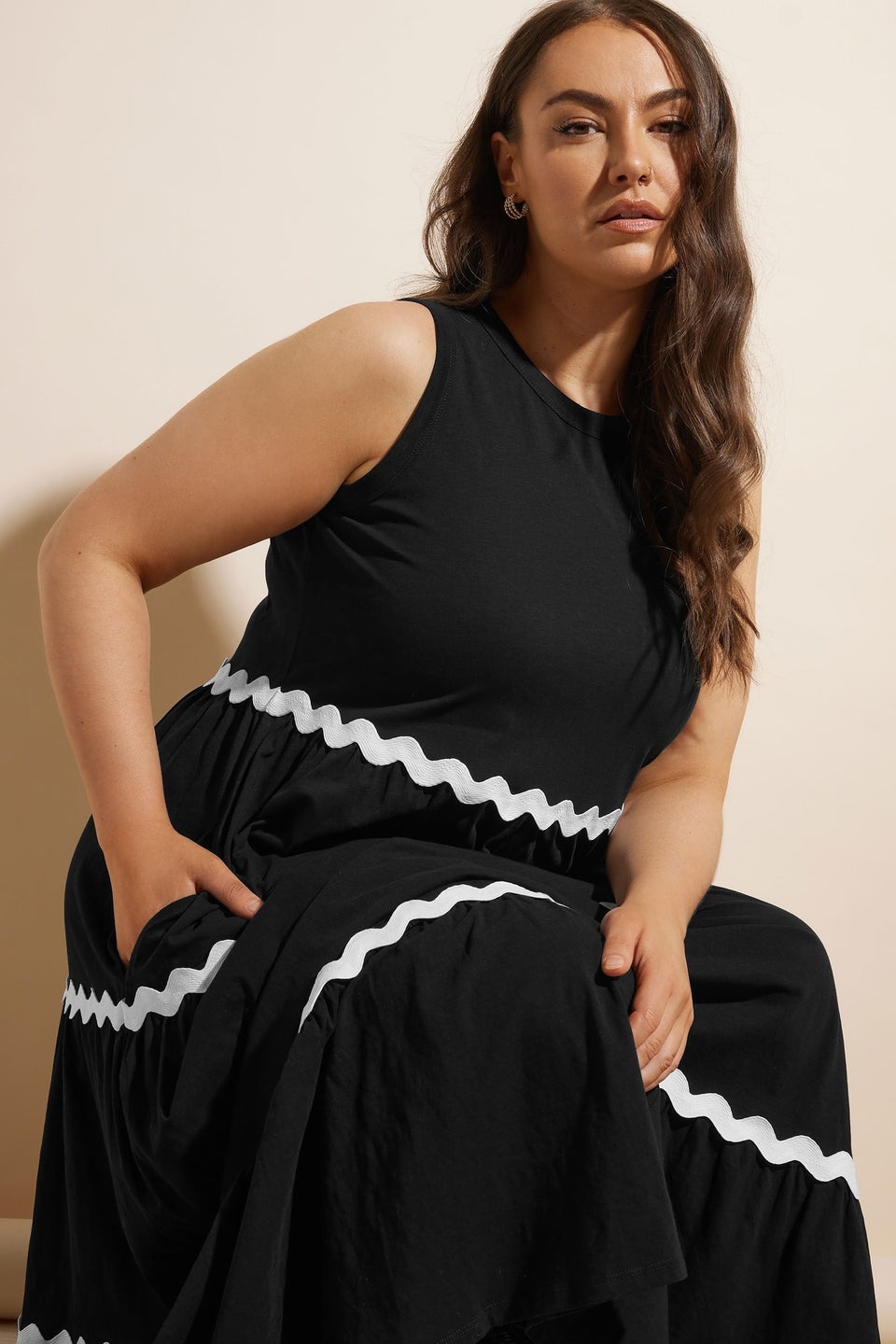 Yours Curve Black Contrast Swirl Tiered Maxi Dress