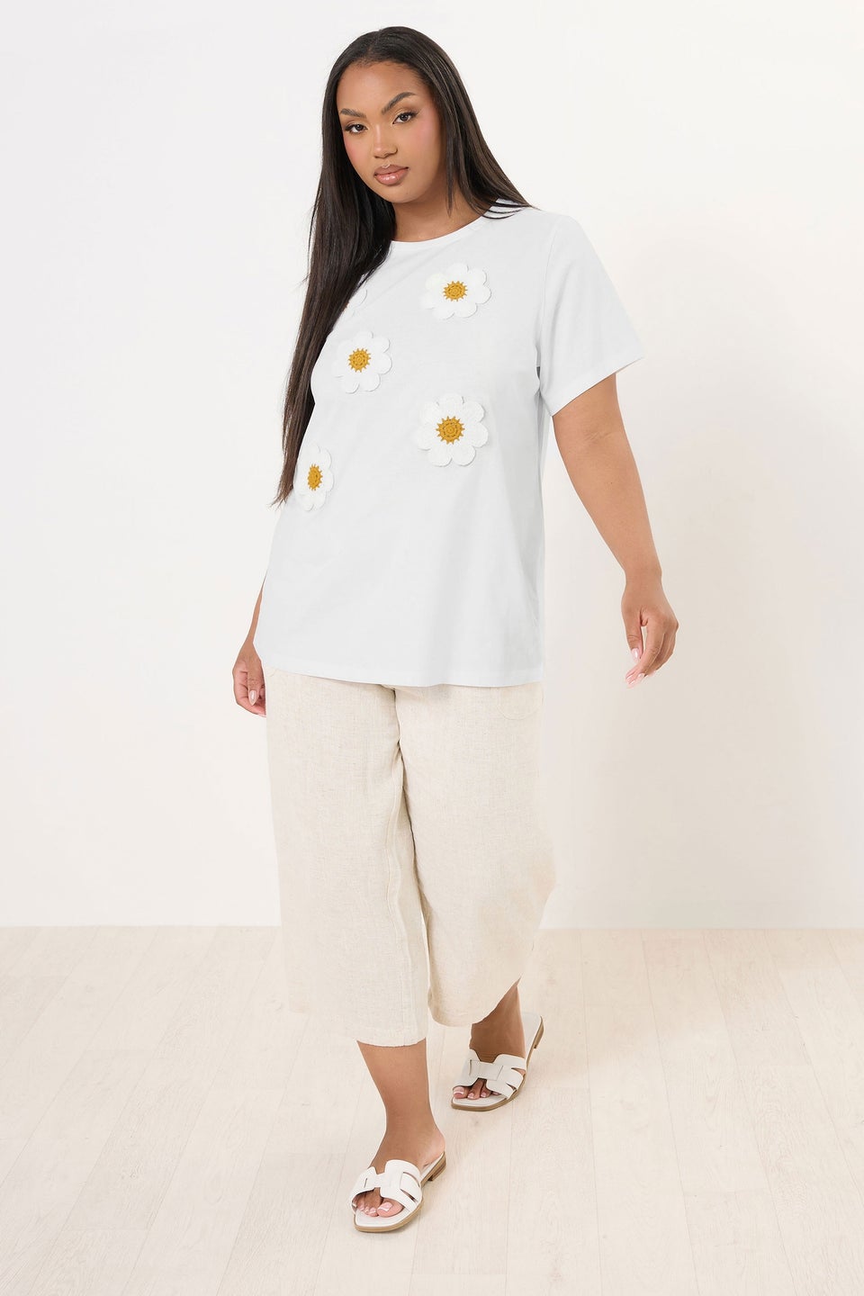 Yours Curve White Applique Daisy T-Shirt