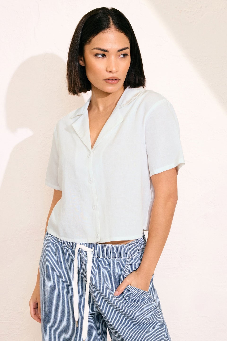 Pixiegirl White Linen Cropped Short Sleeve Shirt