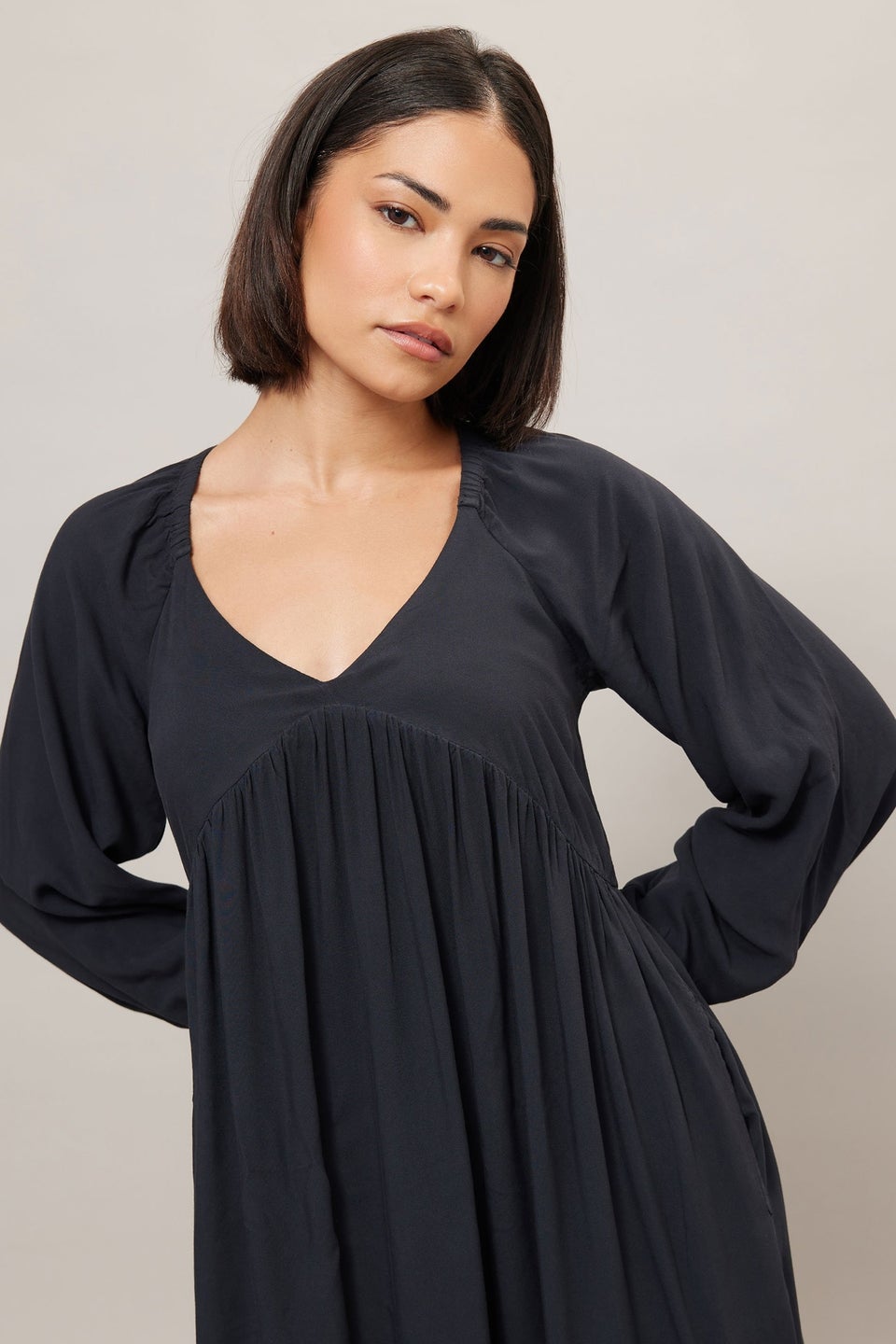 Pixiegirl Petite Black Woven Tie Back Smock Dress