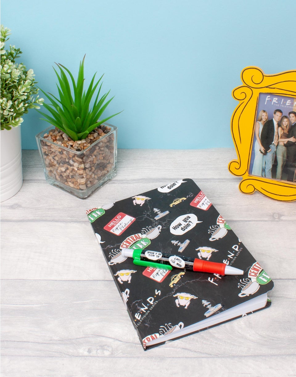 Friends Bumper Stationery Wallet Set