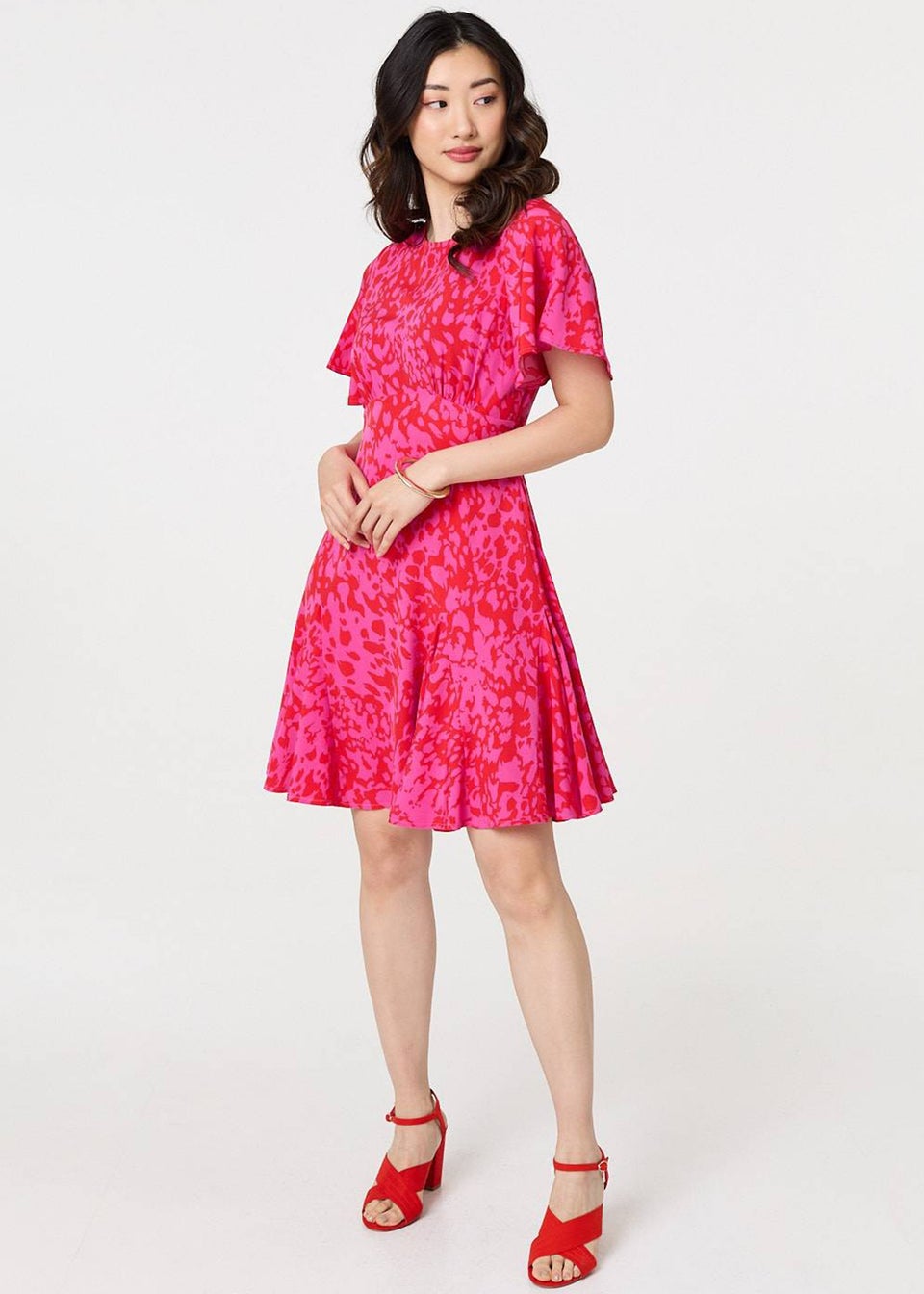 Izabel London Red Printed Angel Sleeve Knee Length Dress