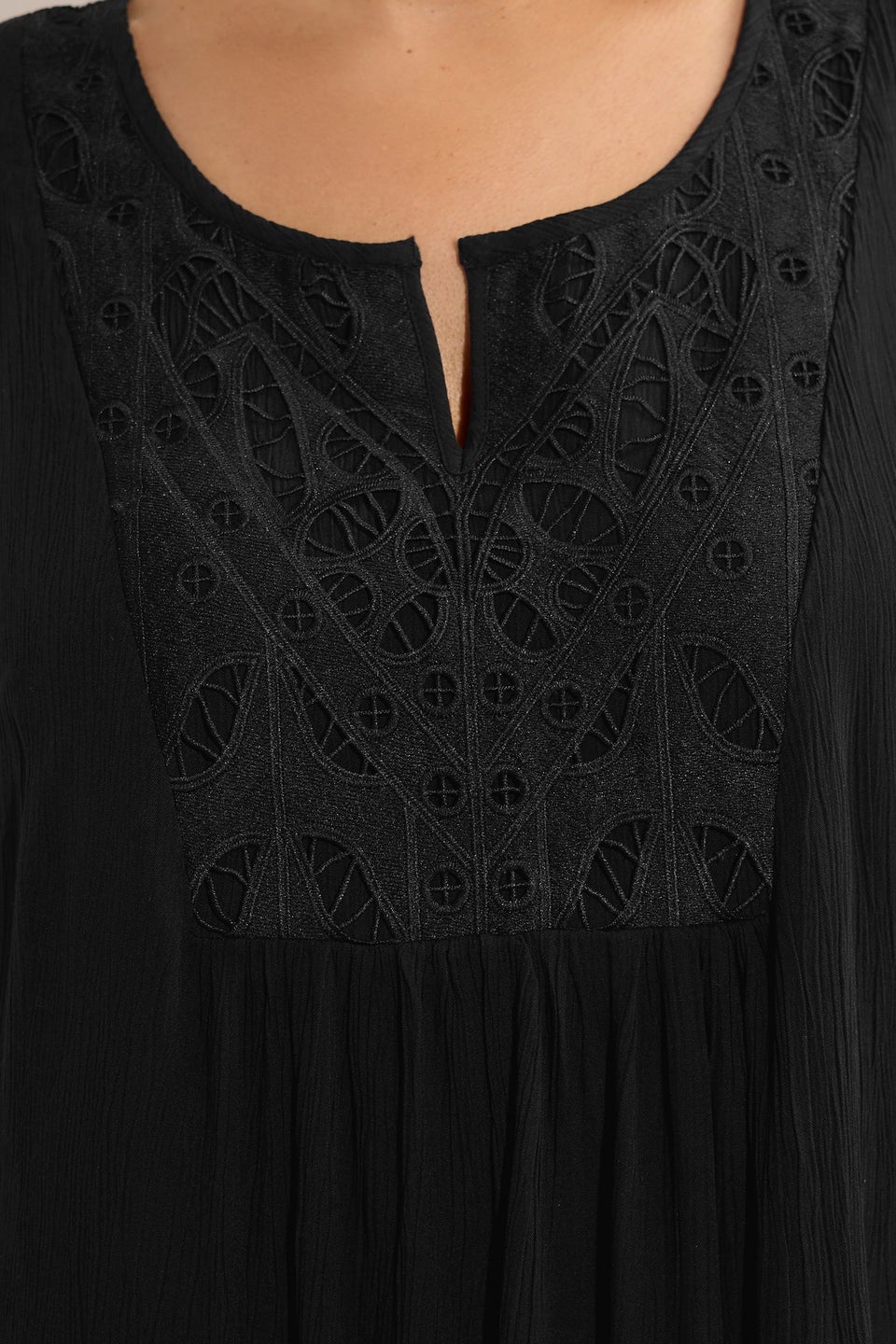 Evans Curve Black Crinkle Broderie Maxi Dress