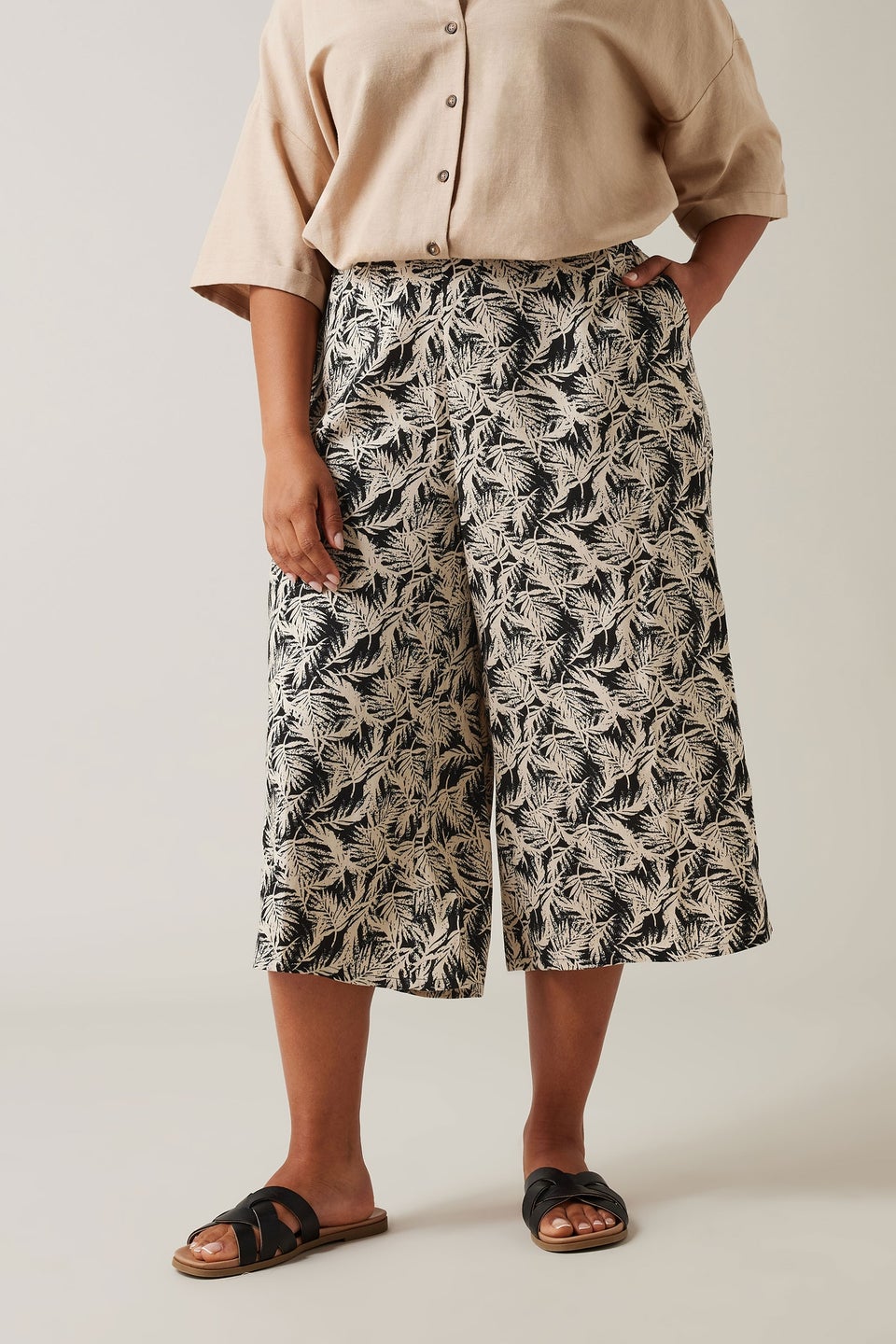 Evans Curve Natural Brown Leaf Print Linen Culottes