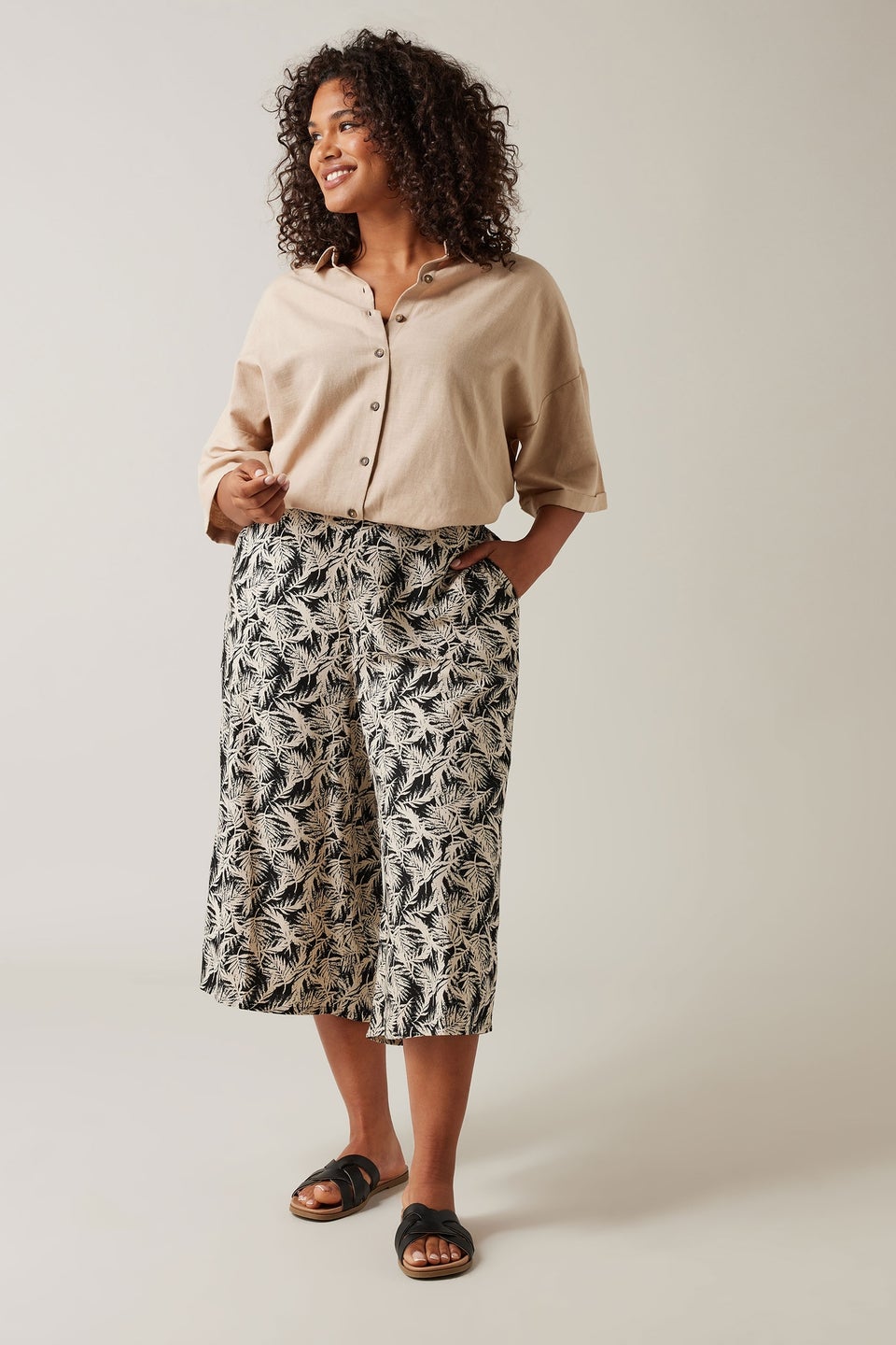 Evans Curve Natural Brown Leaf Print Linen Culottes