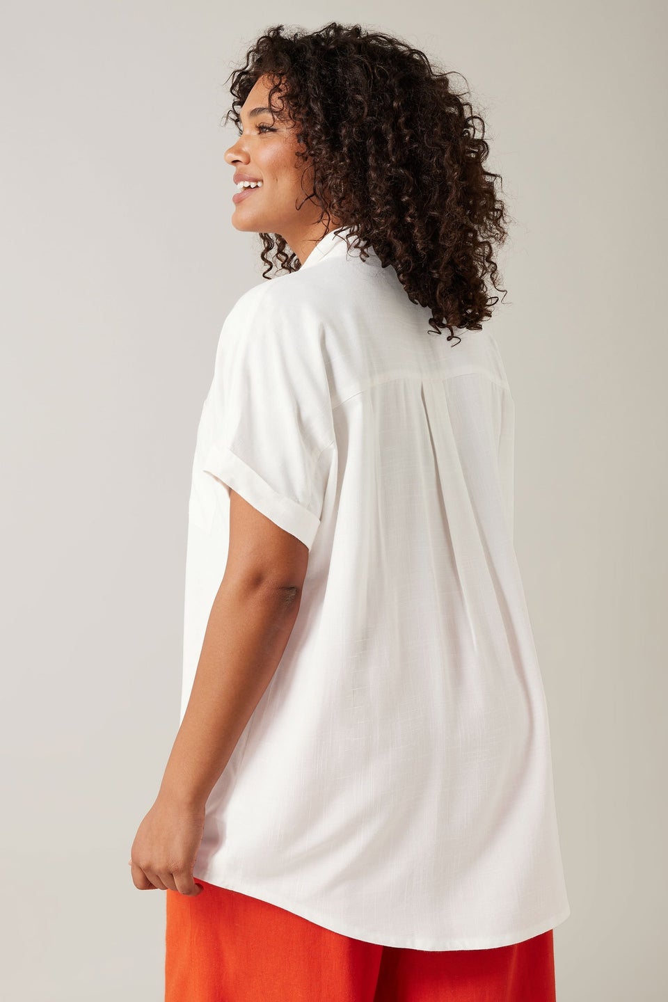 EVANS Curve White Dipped Hem Shirt