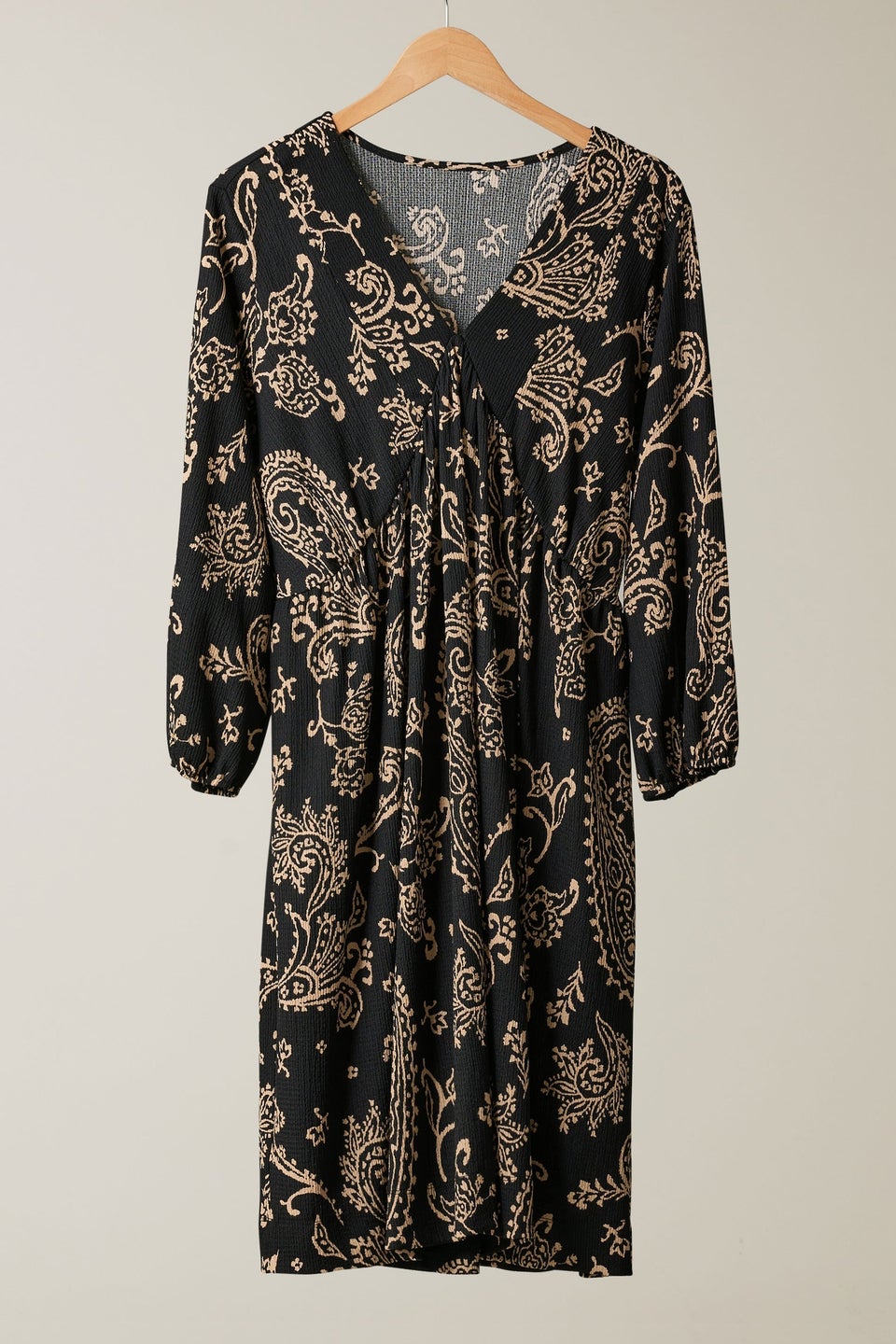 Evans Curve Black Paisley Print Crepe Midi Dress