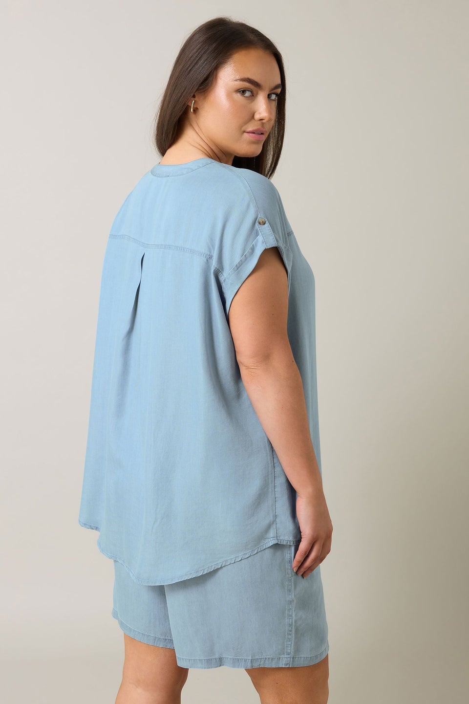 Evans Curve Light Blue Lyocell Short Sleeve Denim Shirt
