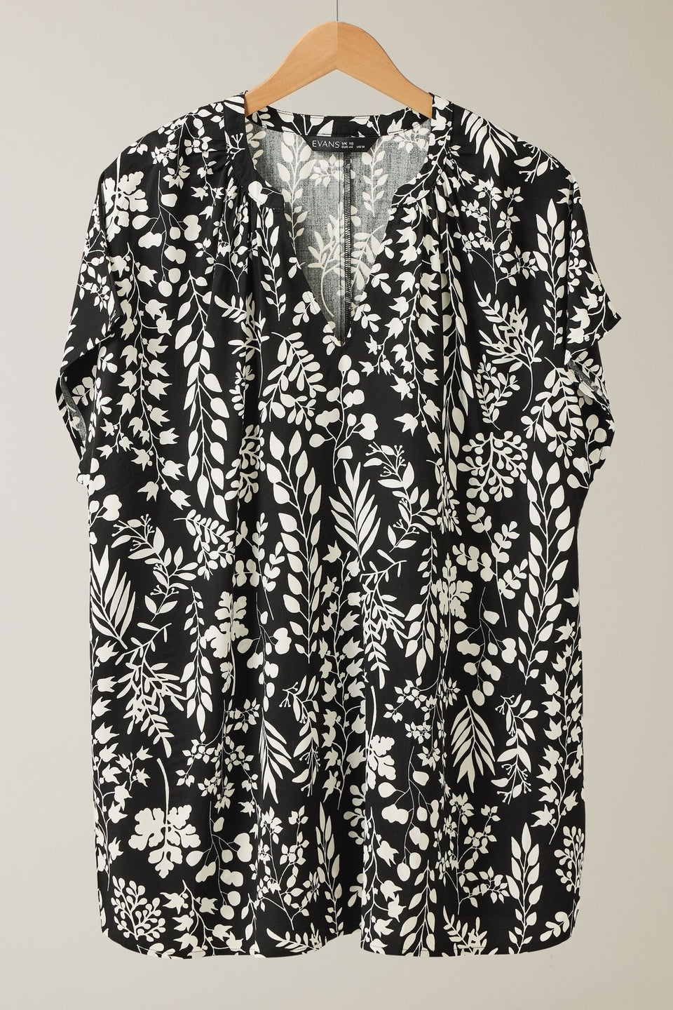 EVANS Curve Black & White Leaf Print Blouse