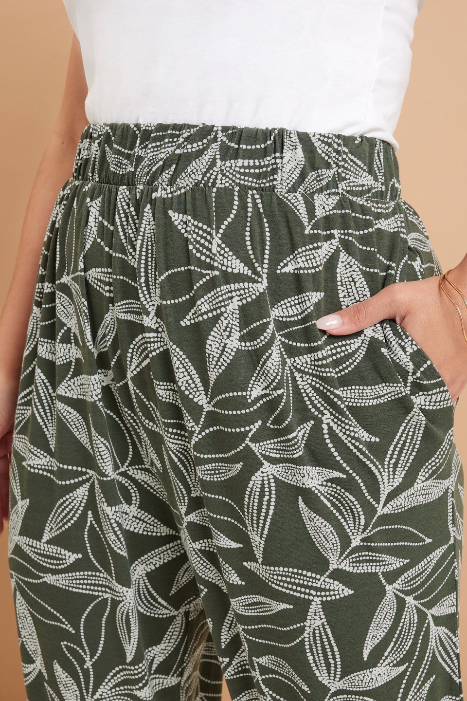 Yours Curve Khaki Green Leaf Print Cropped Harem Trousers
