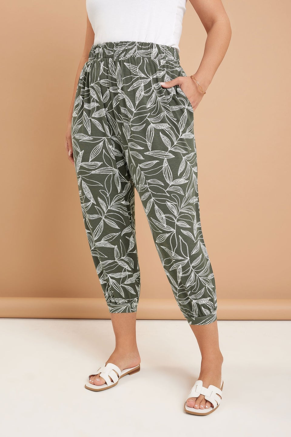 Yours Curve Khaki Green Leaf Print Cropped Harem Trousers