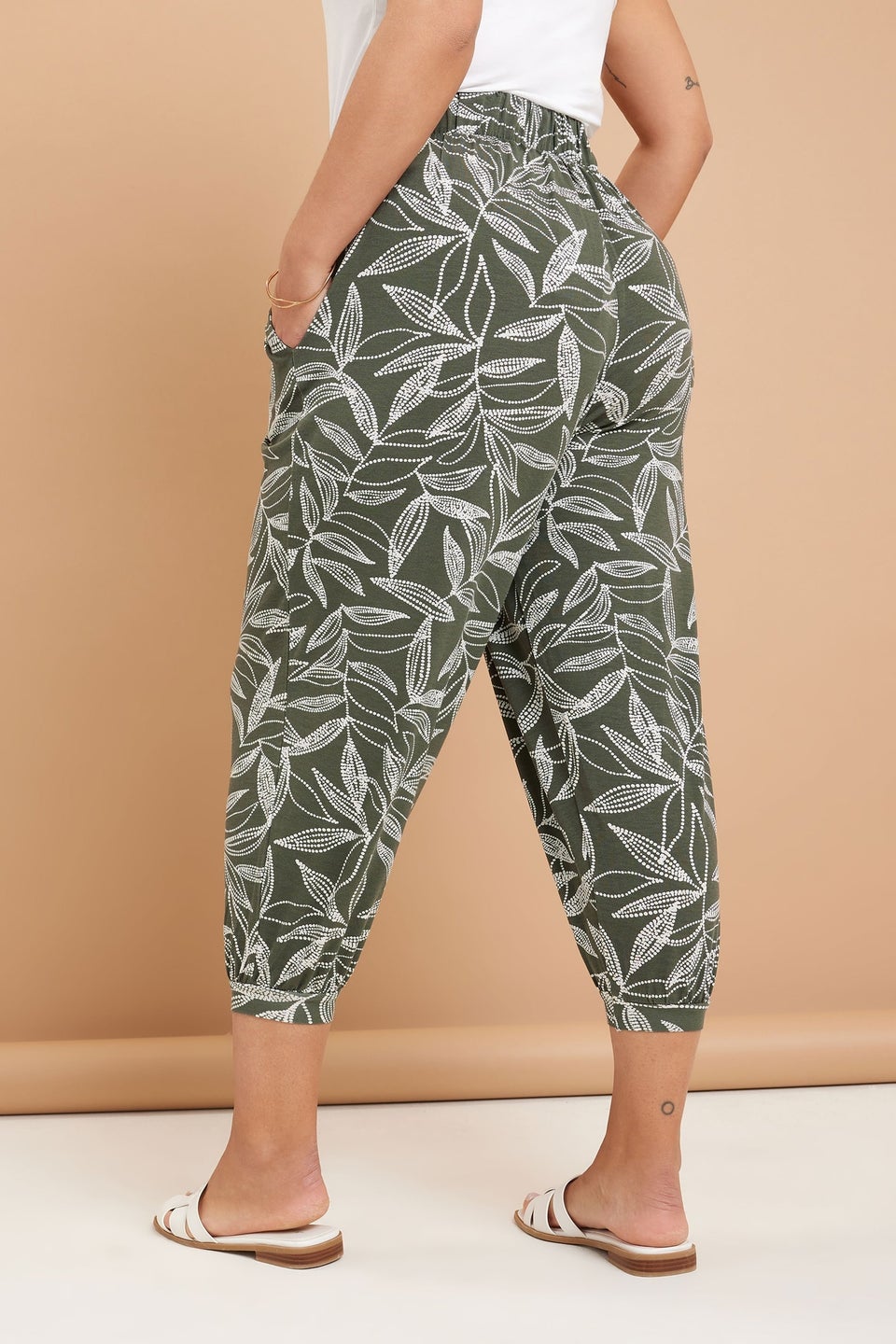 Yours Curve Khaki Green Leaf Print Cropped Harem Trousers