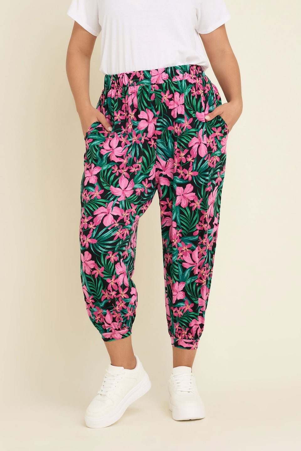 Yours Curve Black Tropical Floral Print Cropped Harem Trousers
