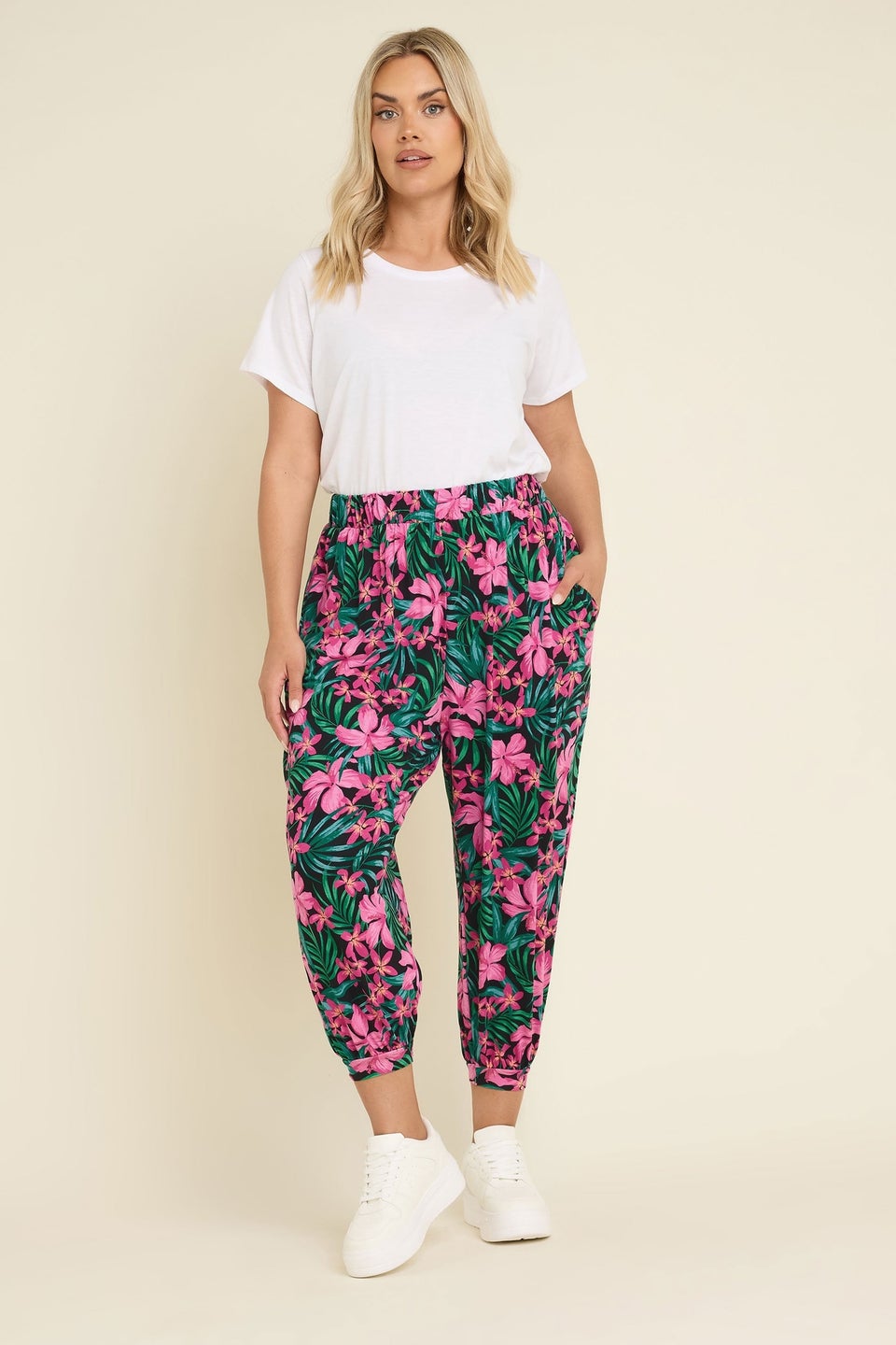 Yours Curve Black Tropical Floral Print Cropped Harem Trousers