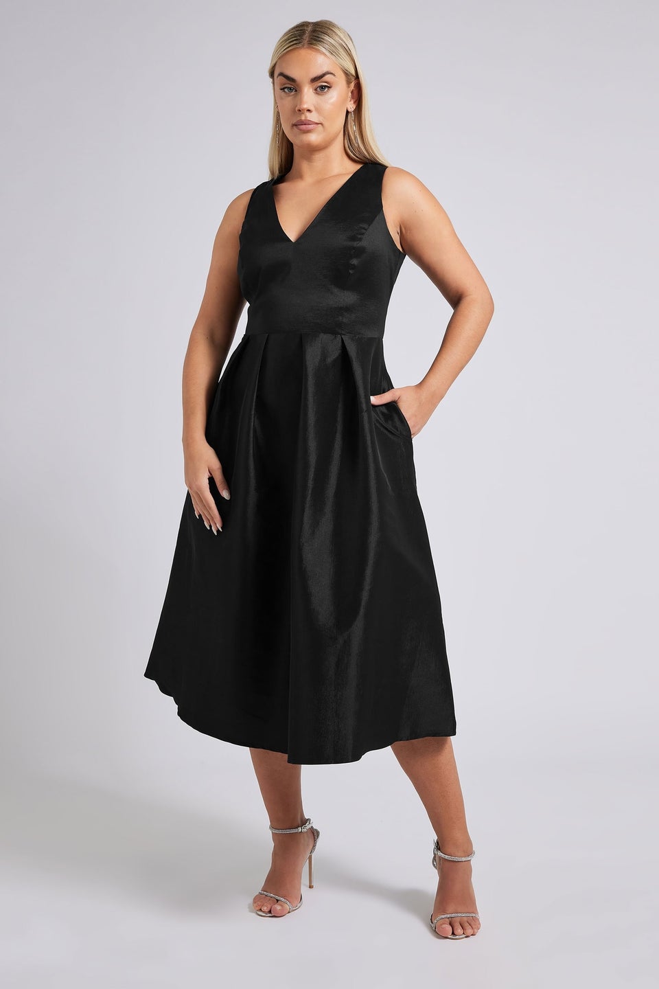 Yours London Curve Black Pleated V-Neck Midi Prom Dress