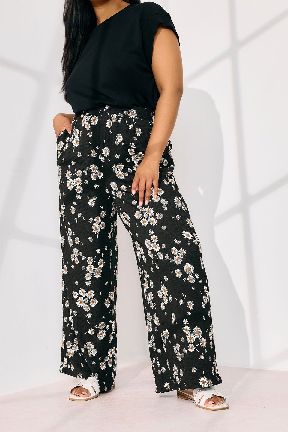 Yours Curve Black Daisy Print Wide Leg Trousers