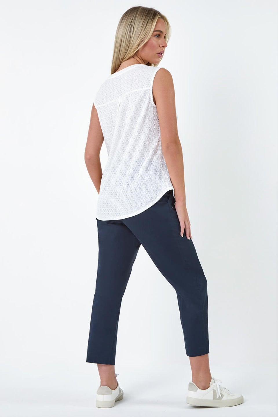 Roman White Petite Textured Sleeveless Top